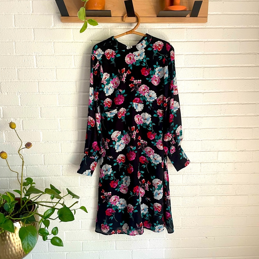 Lulus “Garden Gal” Floral Print mock neck long sleeve midi dress. Medium